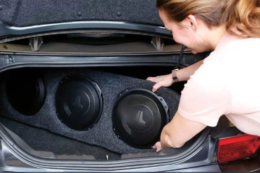 موقعیت بلندگوها در خودرو