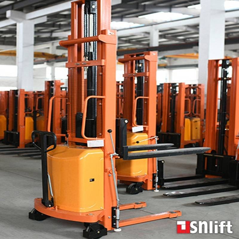 باتری | بالابر چرا استاکر نیمهبرقی گزینه اقتصادی برای بسیاری از کسبوکارهاست؟