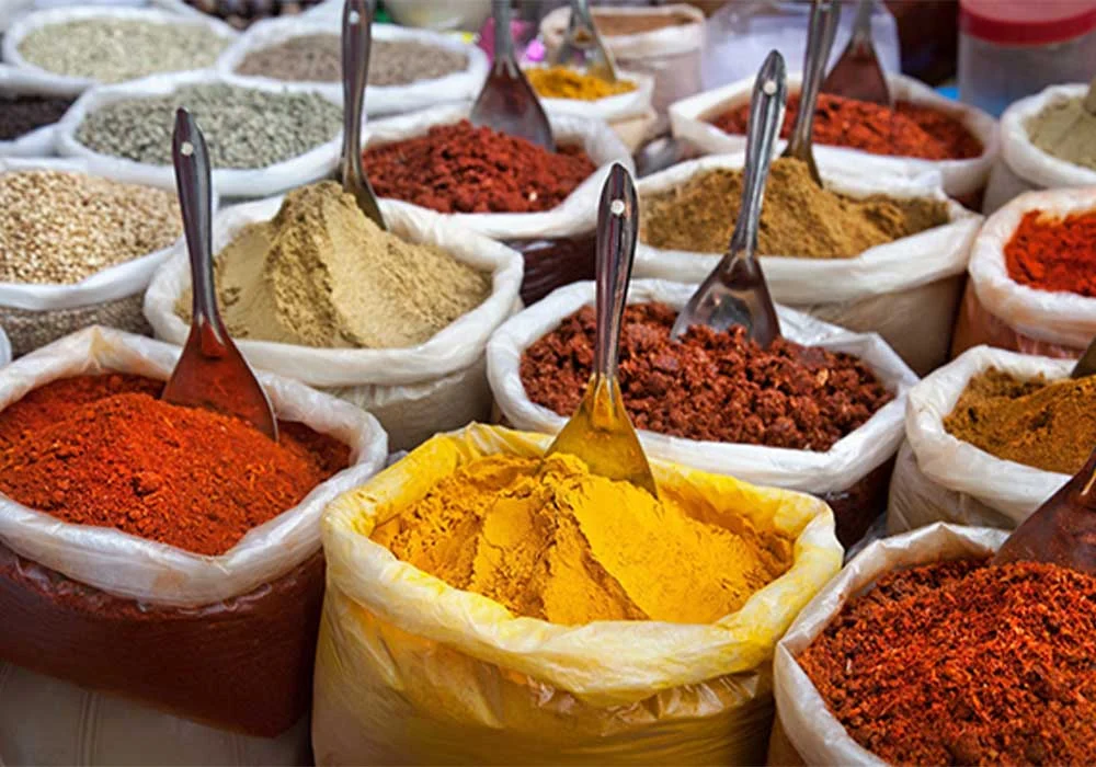 راهنمای خرید عمده ادویه جات؛ ۷ نکته‌ای که عطاری‌ها و تولیدکنندگان باید بدانند